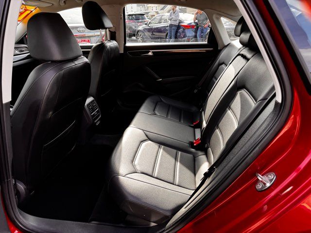 2019 Volkswagen Passat SE R-Line