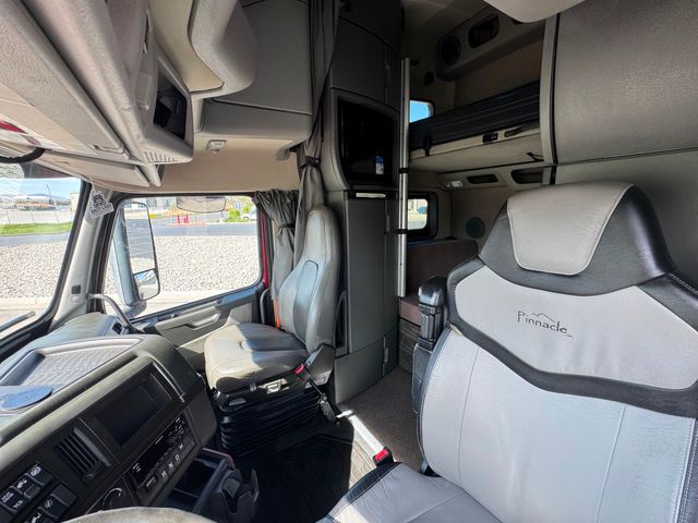 2019 Volvo VNL 860