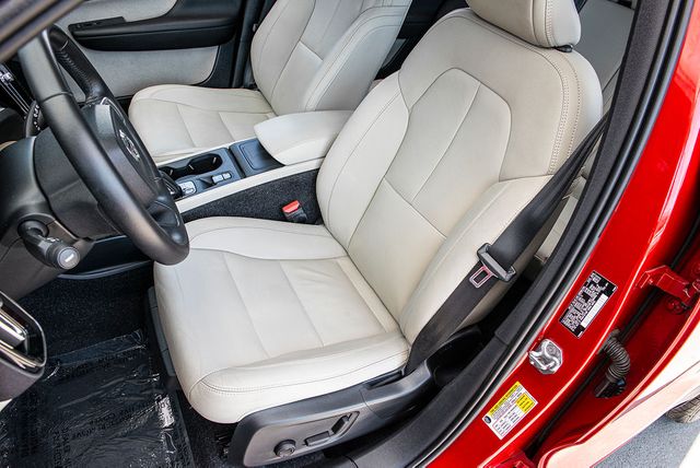 2019 Volvo XC40 T5 Momentum | Van Nuys, CA | Stellar Auto INC. 2019 Volvo XC40 T5 Momentum | Van Nuys, CA | Stellar Auto INC.