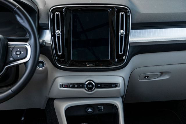 2019 Volvo XC40 T5 Momentum | Van Nuys, CA | Stellar Auto INC. 2019 Volvo XC40 T5 Momentum | Van Nuys, CA | Stellar Auto INC.