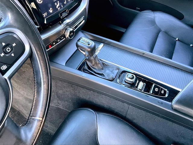 2019 Volvo XC60 T5 Momentum