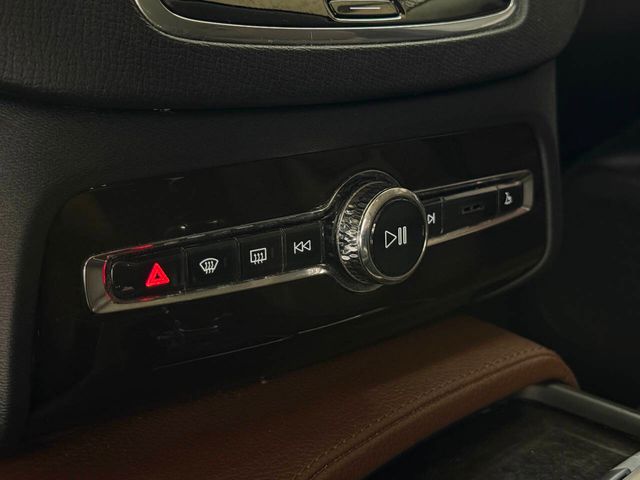 2019 Volvo XC90 T6 Momentum | Houston, TX | Houston Auto Credit