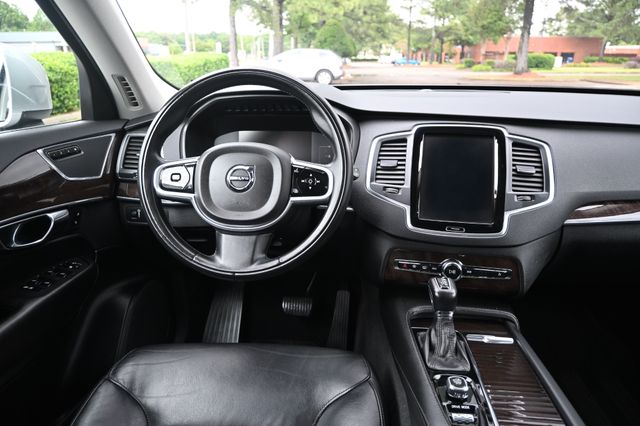 2019 Volvo XC90 T5 Momentum