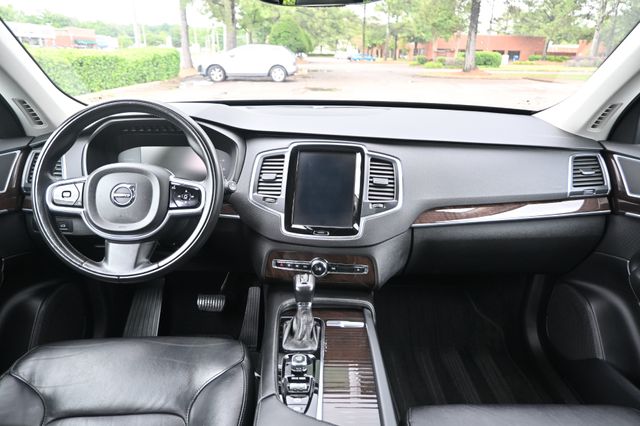 2019 Volvo XC90 T5 Momentum