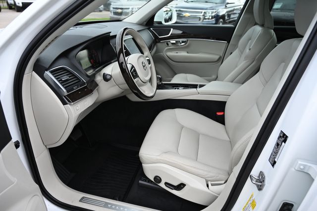 2019 Volvo XC90 T6 Momentum
