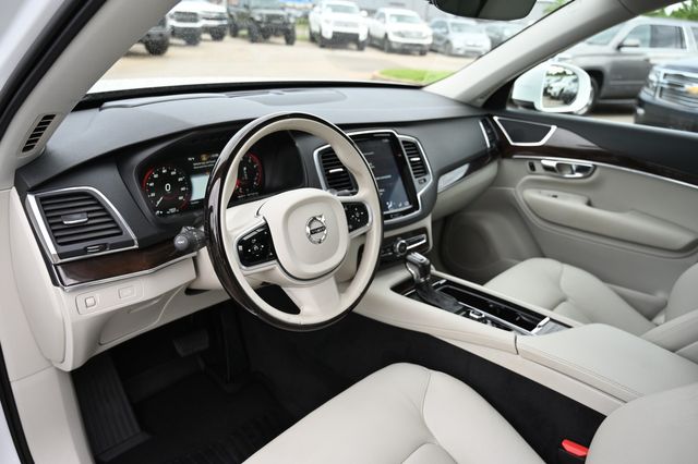 2019 Volvo XC90 T6 Momentum