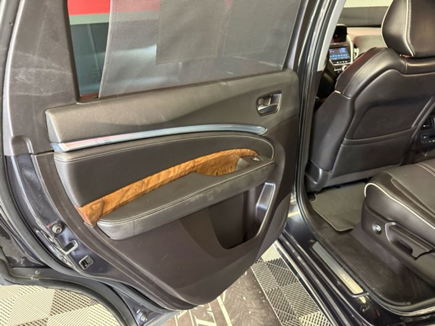 2020 Acura MDX w/Advance GRAY at Mossy Motors