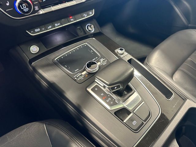 2020 Audi Q5 e 55 Premium quattro Premium Plus Package | Irving, Texas | Hopper Motorplex 2020 Audi Q5 e 55 Premium quattro Premium Plus Package | Irving, Texas | Hopper Motorplex