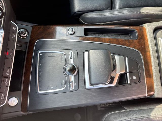 2020 Audi Q5 quattro Premium Plus 45 TFSI | San Antonio, TX | Clear Choice Automotive South