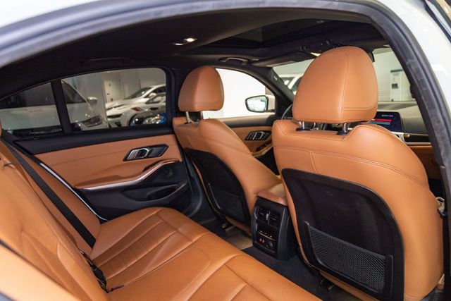 2020 BMW 330i Sportline Vernasca leather Convenience Package