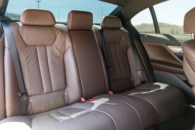 2020 BMW 7 Series 740i xDrive w/ M Sport Package, AWD, 28 MPG