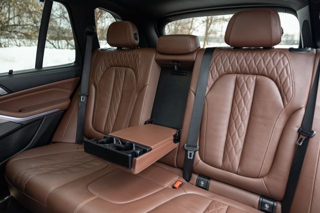 2020 BMW X5 M50i xDrive w/ Heated &amp; Cooled Seats, Remote Start, 523HP