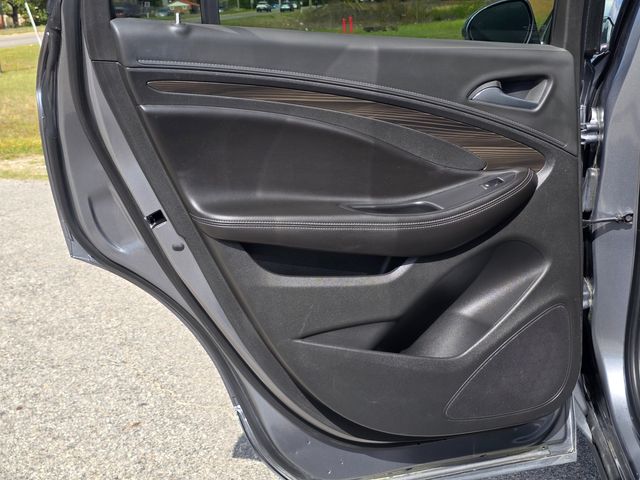2020 Buick Envision Essence 2020 Buick Envision Essence