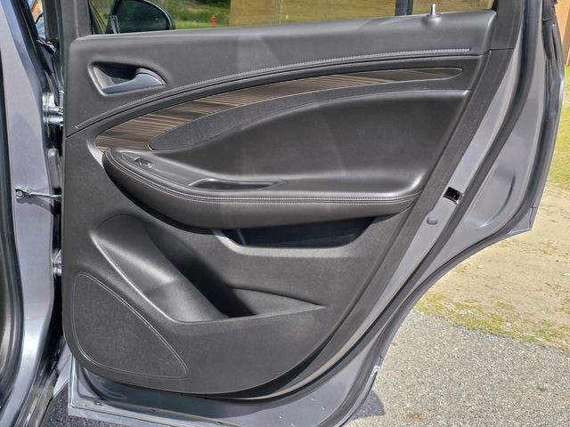 2020 Buick Envision Essence 2020 Buick Envision Essence