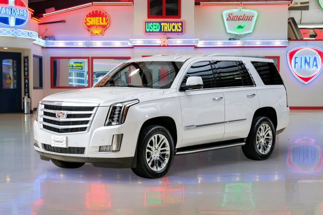 2020 Cadillac Escalade Standard
