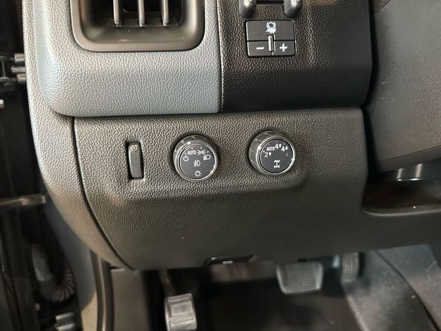 2020 Chevrolet Colorado Z71 4x4 Heated Seats Tow Package | Irving, Texas | Hopper Motorplex 2020 Chevrolet Colorado Z71 4x4 Heated Seats Tow Package | Irving, Texas | Hopper Motorplex