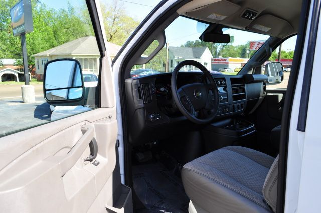 2020 Chevrolet Express LT 3500 | Louisville, MS | CARite Louisville MS 2020 Chevrolet Express LT 3500 | Louisville, MS | CARite Louisville MS