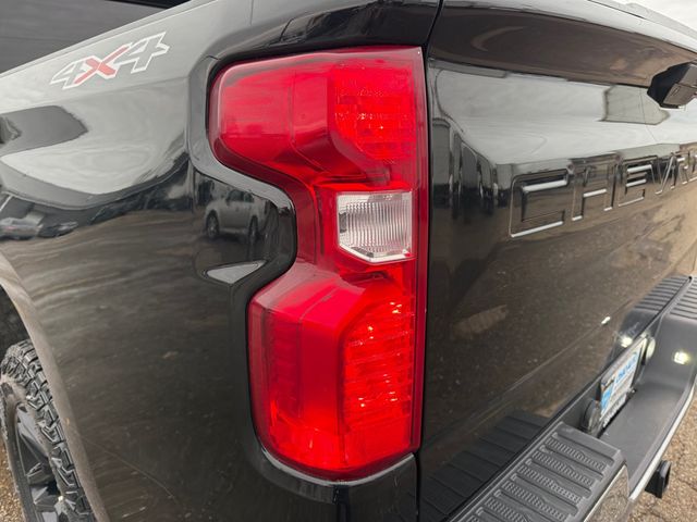 2020 Chevrolet SILVERADO 1500 LT 4x4 Crew Cab V8 | Canton, Ohio | Ohio Auto Warehouse LLC 2020 Chevrolet SILVERADO 1500 LT 4x4 Crew Cab V8 | Canton, Ohio | Ohio Auto Warehouse LLC