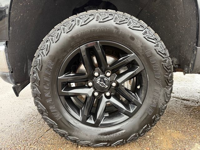 2020 Chevrolet SILVERADO 1500 LT 4x4 Crew Cab V8 | Canton, Ohio | Ohio Auto Warehouse LLC 2020 Chevrolet SILVERADO 1500 LT 4x4 Crew Cab V8 | Canton, Ohio | Ohio Auto Warehouse LLC