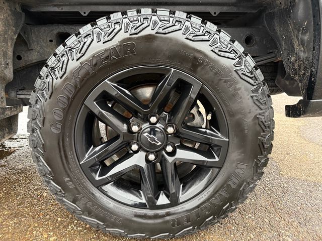 2020 Chevrolet SILVERADO 1500 LT 4x4 Crew Cab V8 | Canton, Ohio | Ohio Auto Warehouse LLC 2020 Chevrolet SILVERADO 1500 LT 4x4 Crew Cab V8 | Canton, Ohio | Ohio Auto Warehouse LLC