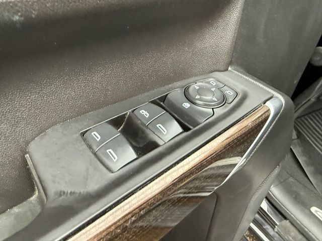 2020 Chevrolet SILVERADO 1500 LT 4x4 Crew Cab V8 | Canton, Ohio | Ohio Auto Warehouse LLC 2020 Chevrolet SILVERADO 1500 LT 4x4 Crew Cab V8 | Canton, Ohio | Ohio Auto Warehouse LLC