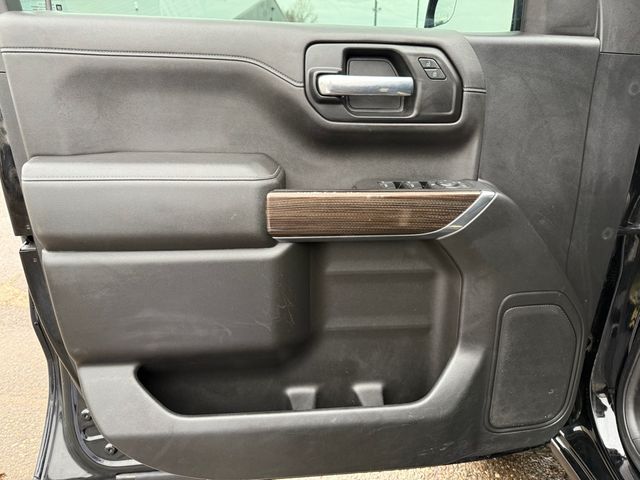 2020 Chevrolet SILVERADO 1500 LT 4x4 Crew Cab V8 | Canton, Ohio | Ohio Auto Warehouse LLC 2020 Chevrolet SILVERADO 1500 LT 4x4 Crew Cab V8 | Canton, Ohio | Ohio Auto Warehouse LLC