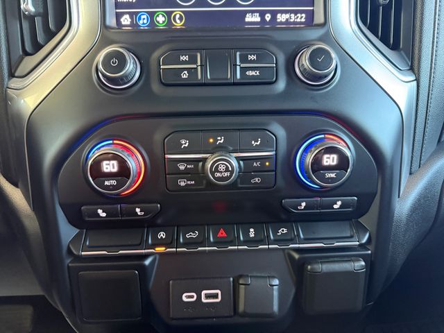 2020 Chevrolet SILVERADO 1500 LT 4x4 Crew Cab V8 | Canton, Ohio | Ohio Auto Warehouse LLC