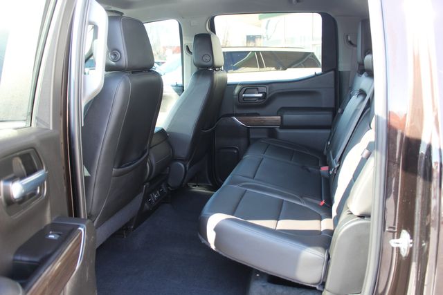 2020 Chevrolet Silverado 1500 LT | Granite City, Illinois | MasterCars Company Inc. 2020 Chevrolet Silverado 1500 LT | Granite City, Illinois | MasterCars Company Inc.