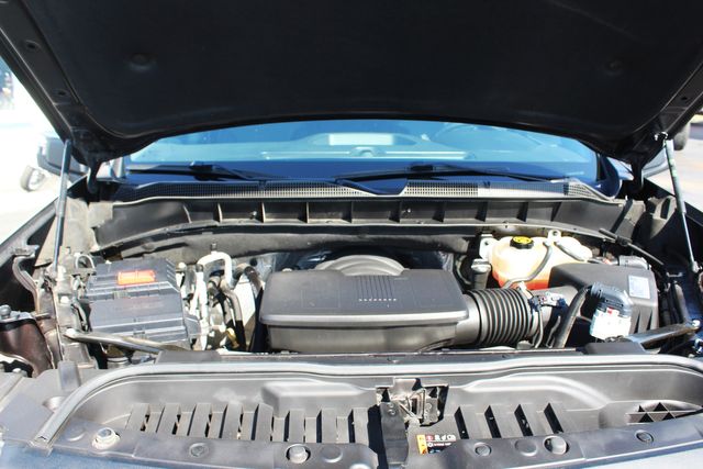 2020 Chevrolet Silverado 1500 LT | Granite City, Illinois | MasterCars Company Inc. 2020 Chevrolet Silverado 1500 LT | Granite City, Illinois | MasterCars Company Inc.