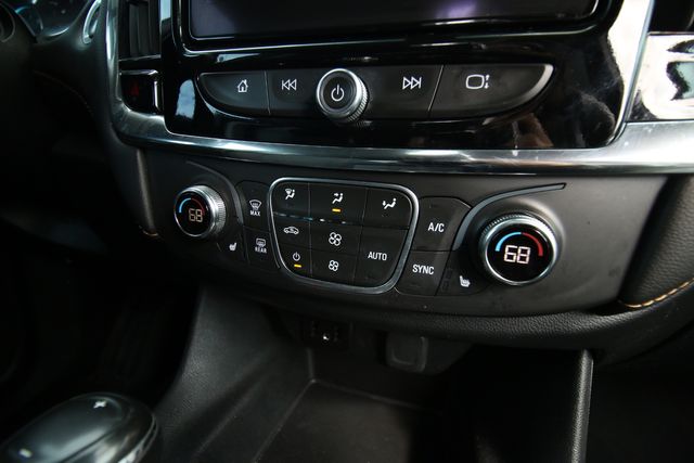 2020 Chevrolet Traverse LT Cloth | San Antonio, TX | R&L Certified Auto Group 2020 Chevrolet Traverse LT Cloth | San Antonio, TX | R&L Certified Auto Group