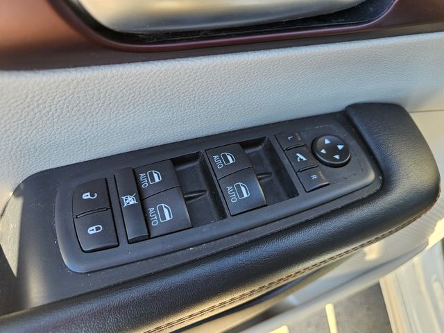 2020 Chrysler Pacifica Limited | Brownsville TX | English Motors 2020 Chrysler Pacifica Limited | Brownsville TX | English Motors