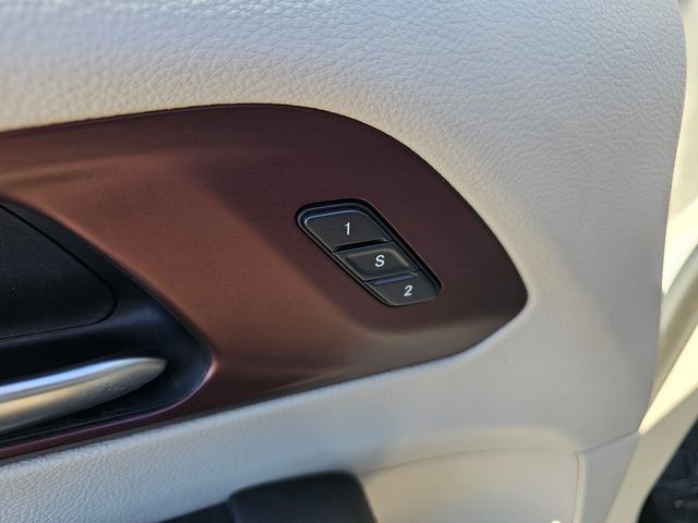 2020 Chrysler Pacifica Limited | Brownsville TX | English Motors 2020 Chrysler Pacifica Limited | Brownsville TX | English Motors