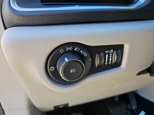 2020 Chrysler Pacifica Limited | Brownsville TX | English Motors 2020 Chrysler Pacifica Limited | Brownsville TX | English Motors