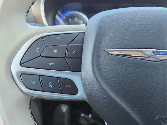 2020 Chrysler Pacifica Limited | Brownsville TX | English Motors 2020 Chrysler Pacifica Limited | Brownsville TX | English Motors