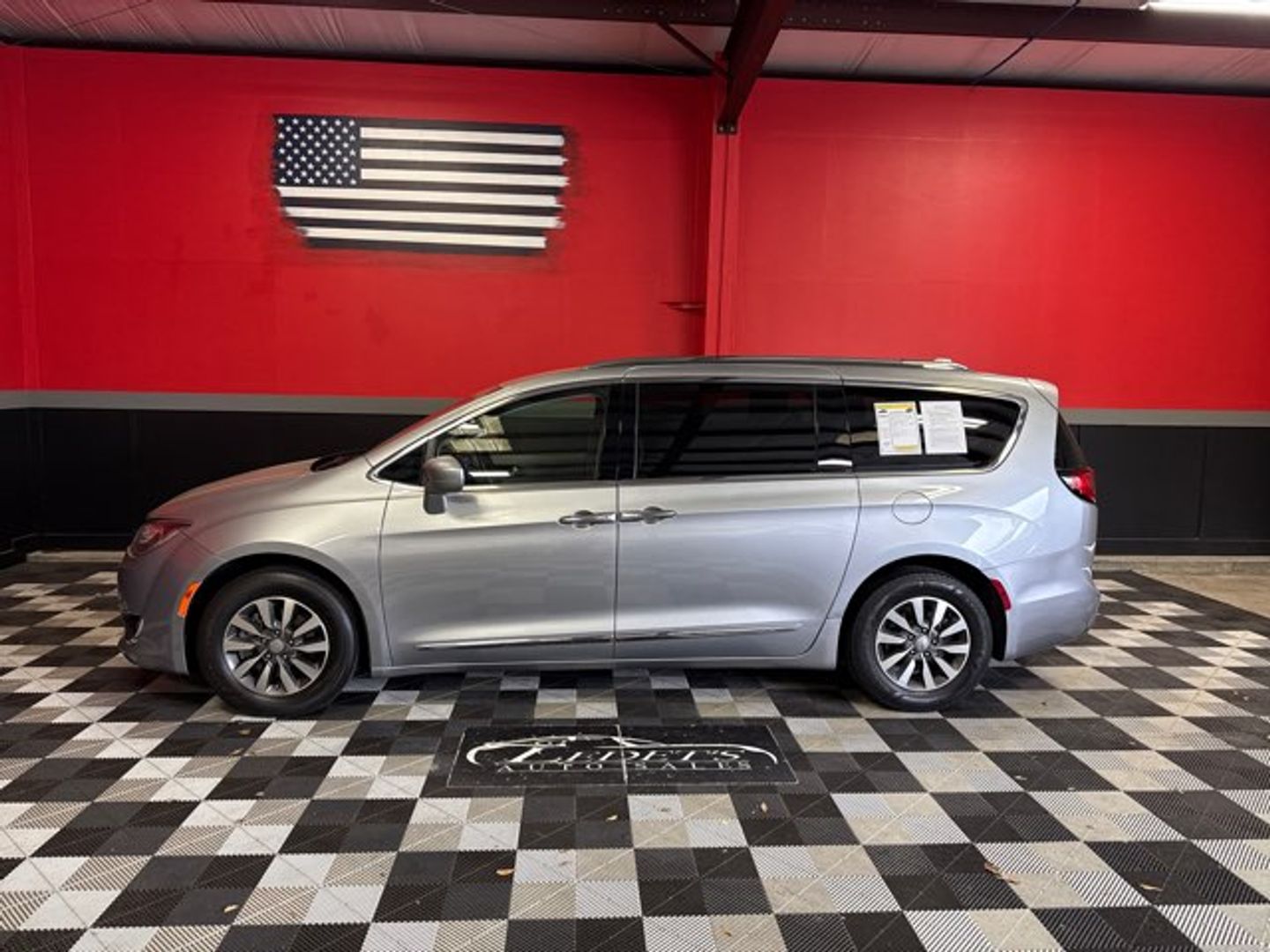 2020 Chrysler Pacifica Touring L Plus - 2