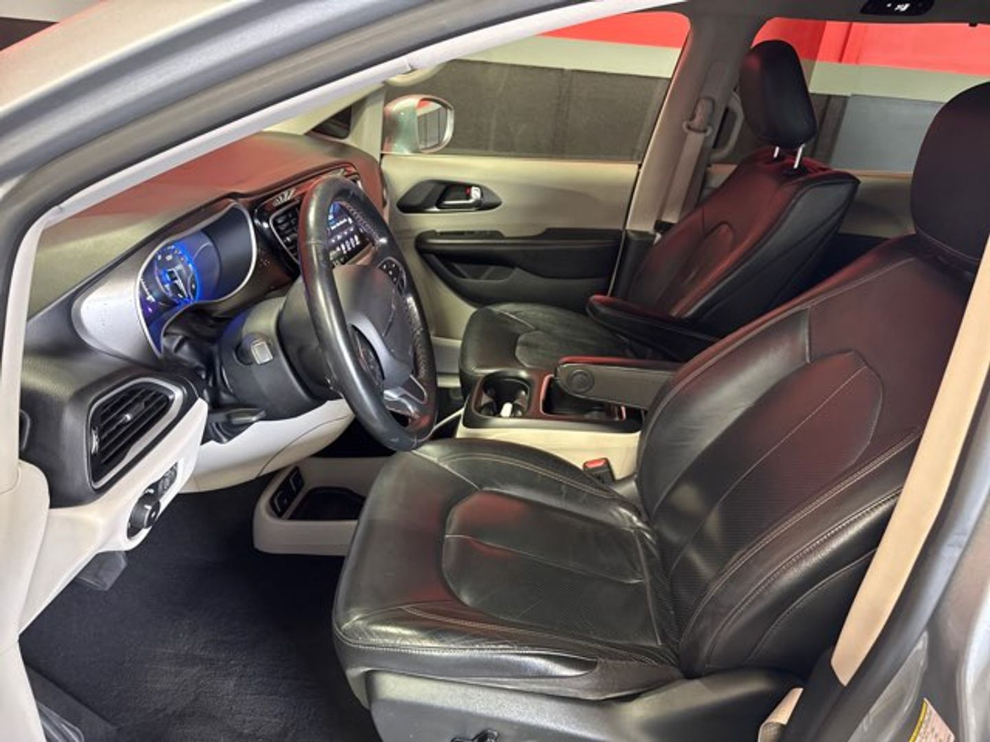 2020 Chrysler Pacifica Touring L Plus - 10