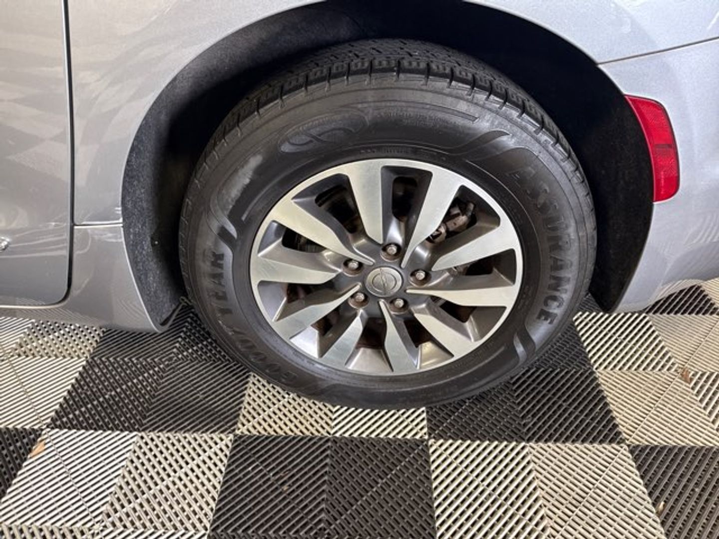 2020 Chrysler Pacifica Touring L Plus - 8