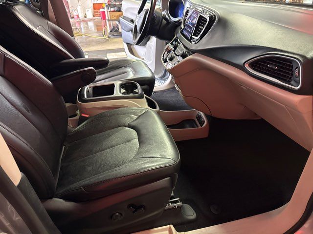 2020 Chrysler Pacifica Touring L Plus - Ledet's Auto Sales Gonzales, Louisiana 70737 2020 Chrysler Pacifica Touring L Plus - Ledet's Auto Sales Gonzales, Louisiana 70737