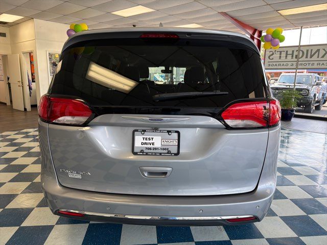 2020 Chrysler Pacifica Touring L | Rome, GA | Knight's Car Store 2020 Chrysler Pacifica Touring L | Rome, GA | Knight's Car Store