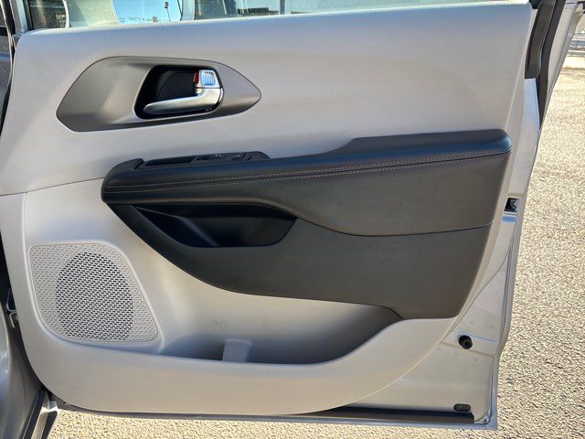 2020 Chrysler Pacifica Touring L | San Antonio, TX | Clear Choice Automotive South 2020 Chrysler Pacifica Touring L | San Antonio, TX | Clear Choice Automotive South