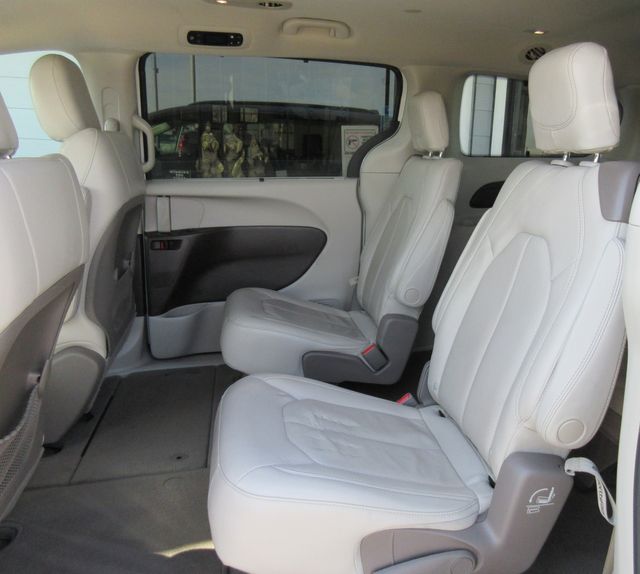 2020 Chrysler Pacifica Touring L | south houston, TX | Carnes Motor Company