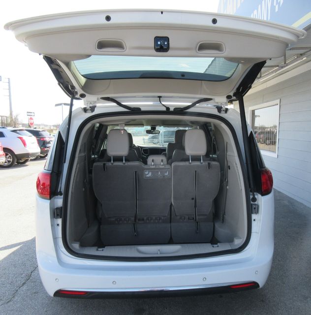 2020 Chrysler Pacifica Touring L | south houston, TX | Carnes Motor Company 2020 Chrysler Pacifica Touring L | south houston, TX | Carnes Motor Company