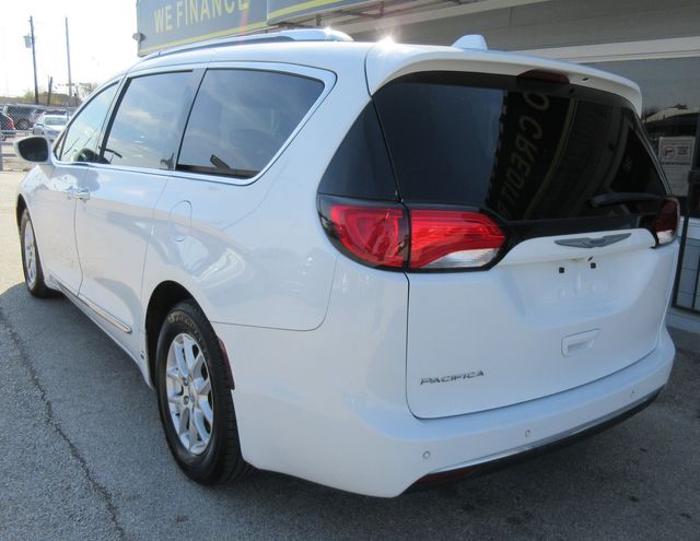 2020 Chrysler Pacifica Touring L | south houston, TX | Carnes Motor Company