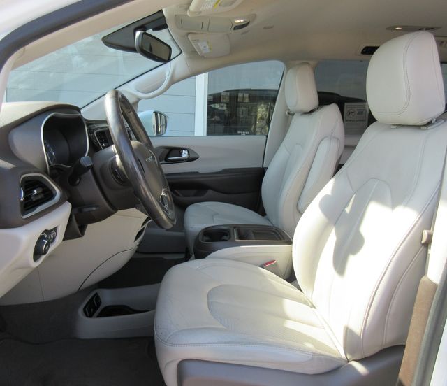 2020 Chrysler Pacifica Touring L | south houston, TX | Carnes Motor Company