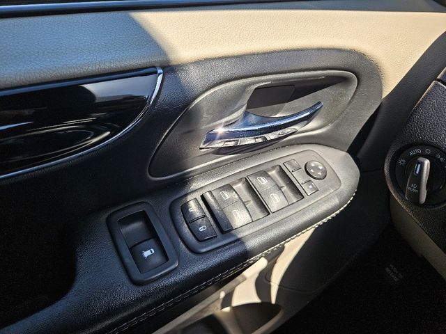 2020 Dodge Grand Caravan SXT Wheelchair Van Handicap Ramp Van