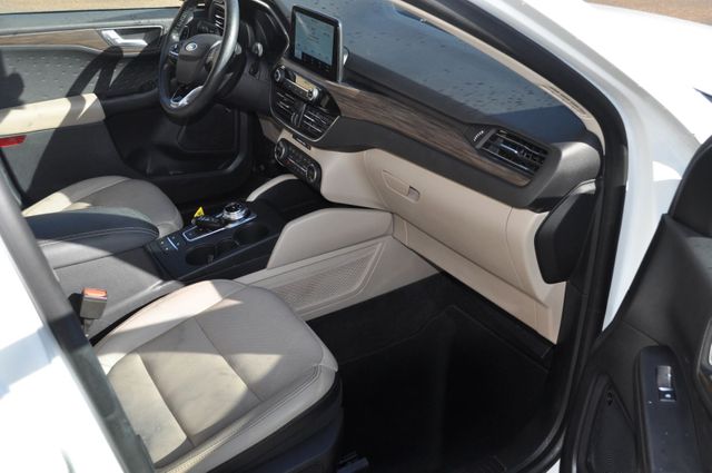 2020 Ford Escape Titanium | Louisville, MS | CARite Louisville MS 2020 Ford Escape Titanium | Louisville, MS | CARite Louisville MS