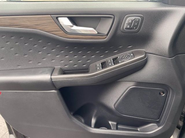 2020 Ford Escape Titanium Hybrid