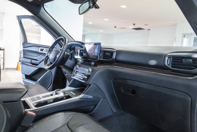 2020 Ford Explorer 3rd row Limited