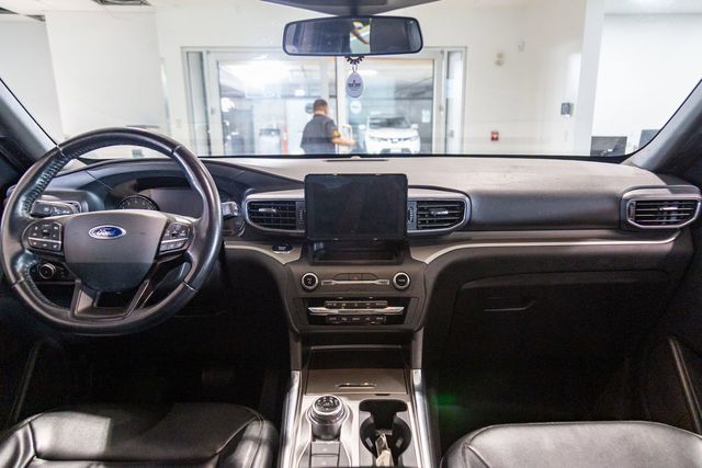 2020 Ford Explorer 4WD 3rd row XLT