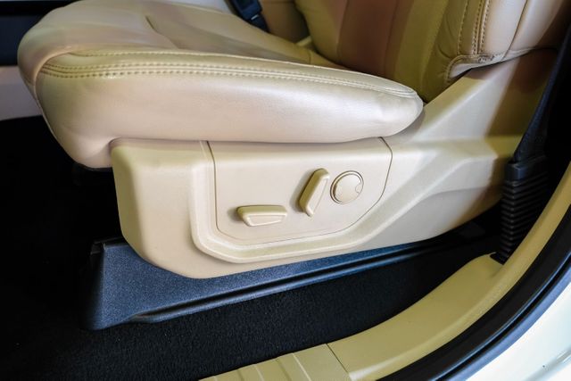 2020 Ford F-250 Super Duty Lariat | Addison, TX | Mr Car Guys